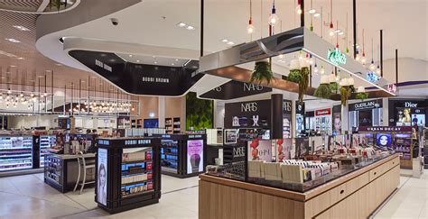 heinemann sydney duty free.